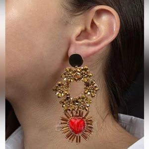 New earrings to bring spark to your outfit !